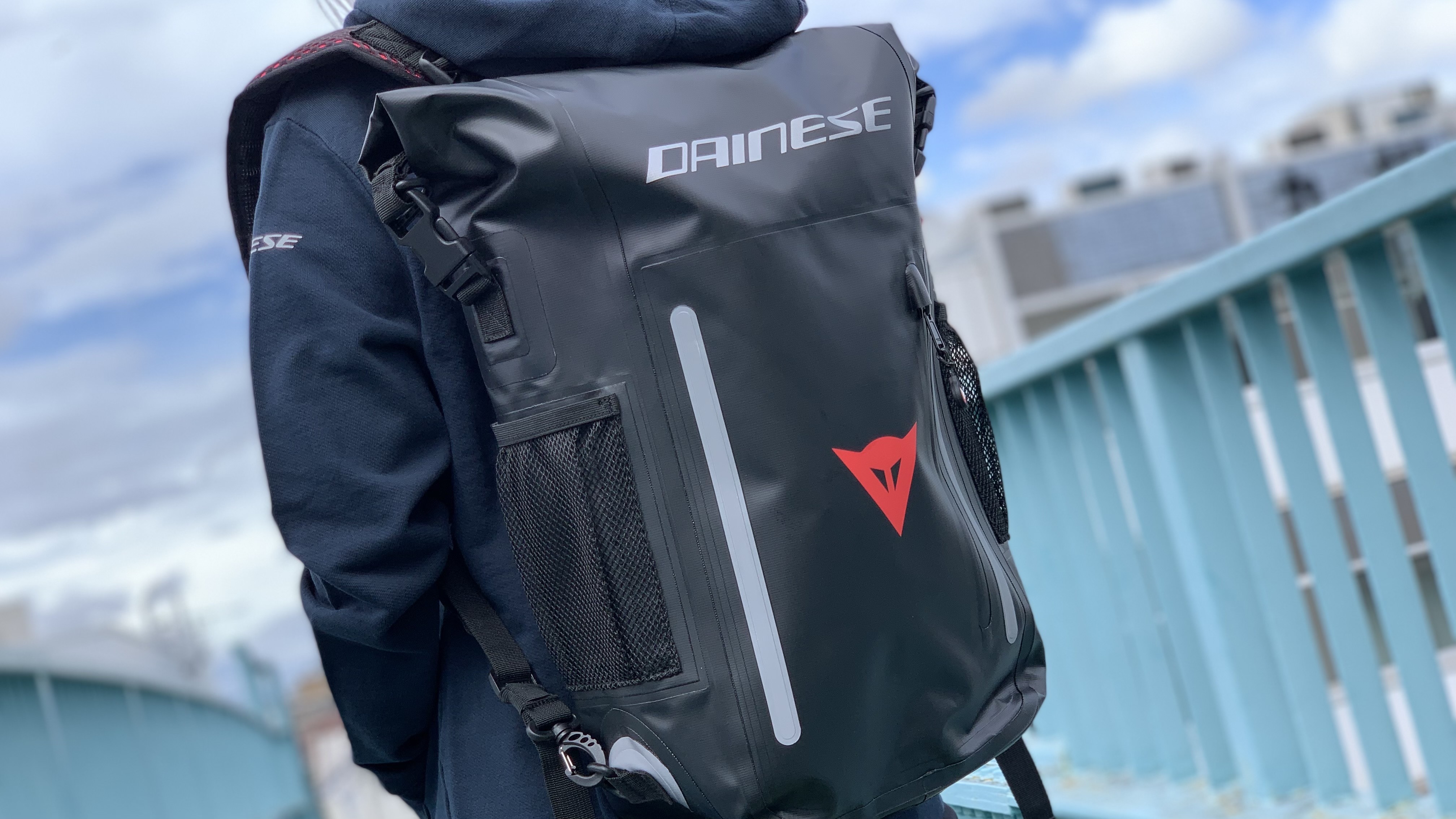 ツーリングと日常を支える防水バックパック EXPLORER WP BACKPACK 15L